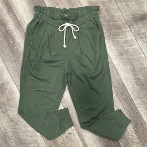 Lou & Grey paper bag waist joggers.